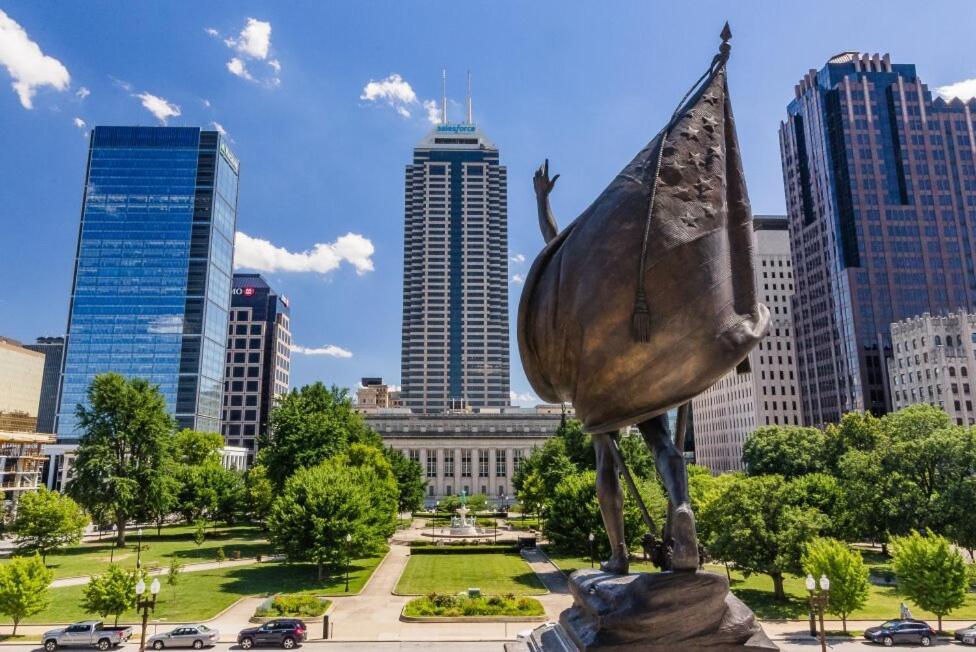 Free Parking! Downtown Lucas Oil- Conv Center Skywalk #4 Apartment *