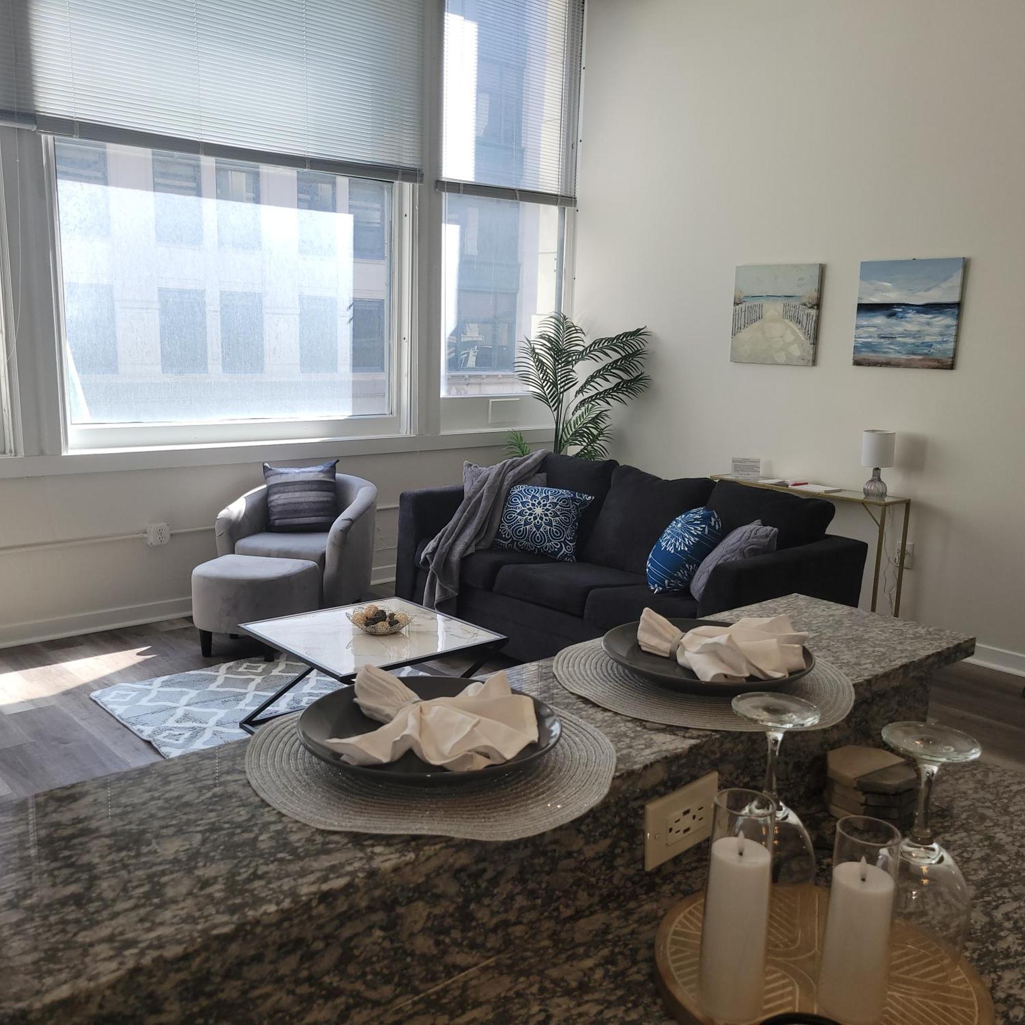 Free Parking! Downtown Lucas Oil- Conv Center Skywalk #4 *