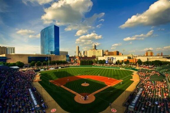 Apartment Free Parking! Downtown Lucas Oil- Conv Center Skywalk #4